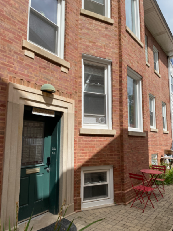 2525 N Saint Louis Ave #2R - Photo 2 of 21