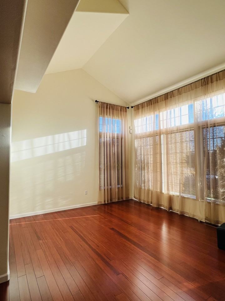 2628 Jones Ave Ne #NA - Photo 2 of 17