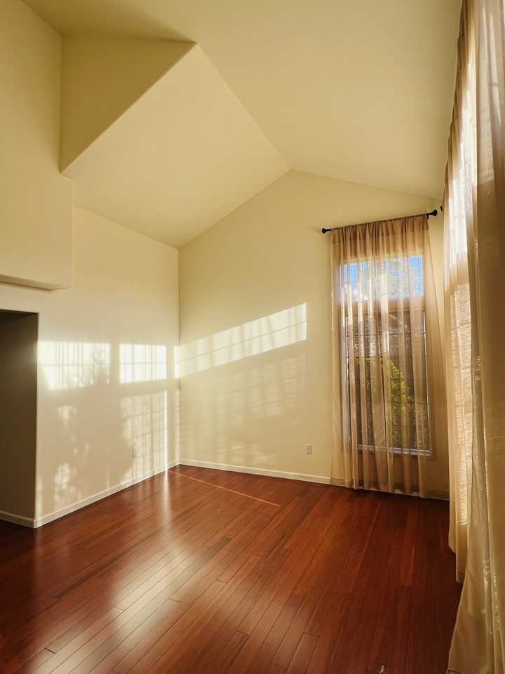 2628 Jones Ave Ne #NA - Photo 3 of 17