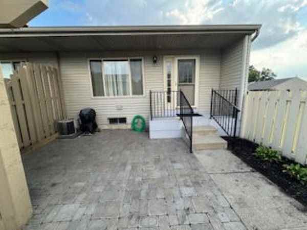 62181 Arlington Cir #6 - Photo 2 of 11