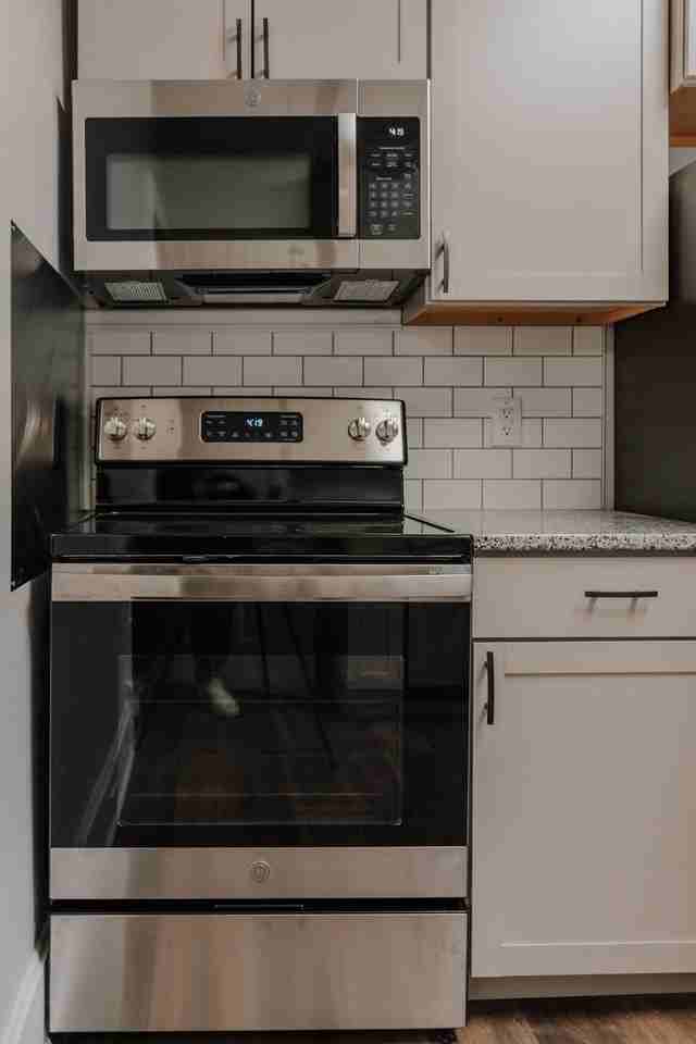 1531 Green St Apt 2f #2F - Photo 2 of 16