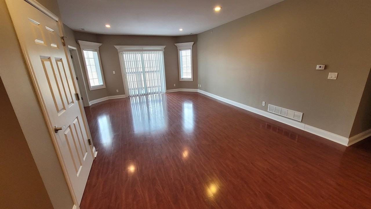 7470 Lions Gate Pkwy #7470 - Photo 2 of 19