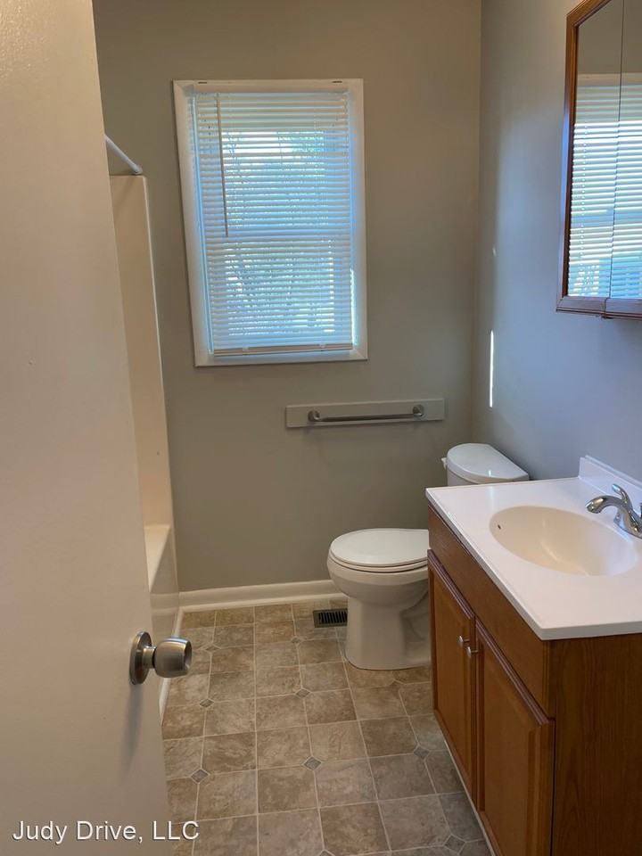 Judy Dr - Photo 2 of 12