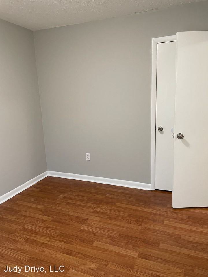 Judy Dr - Photo 3 of 12