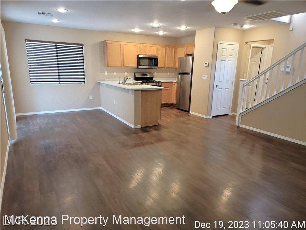 10448 Chandra Ave - Photo 3 of 28