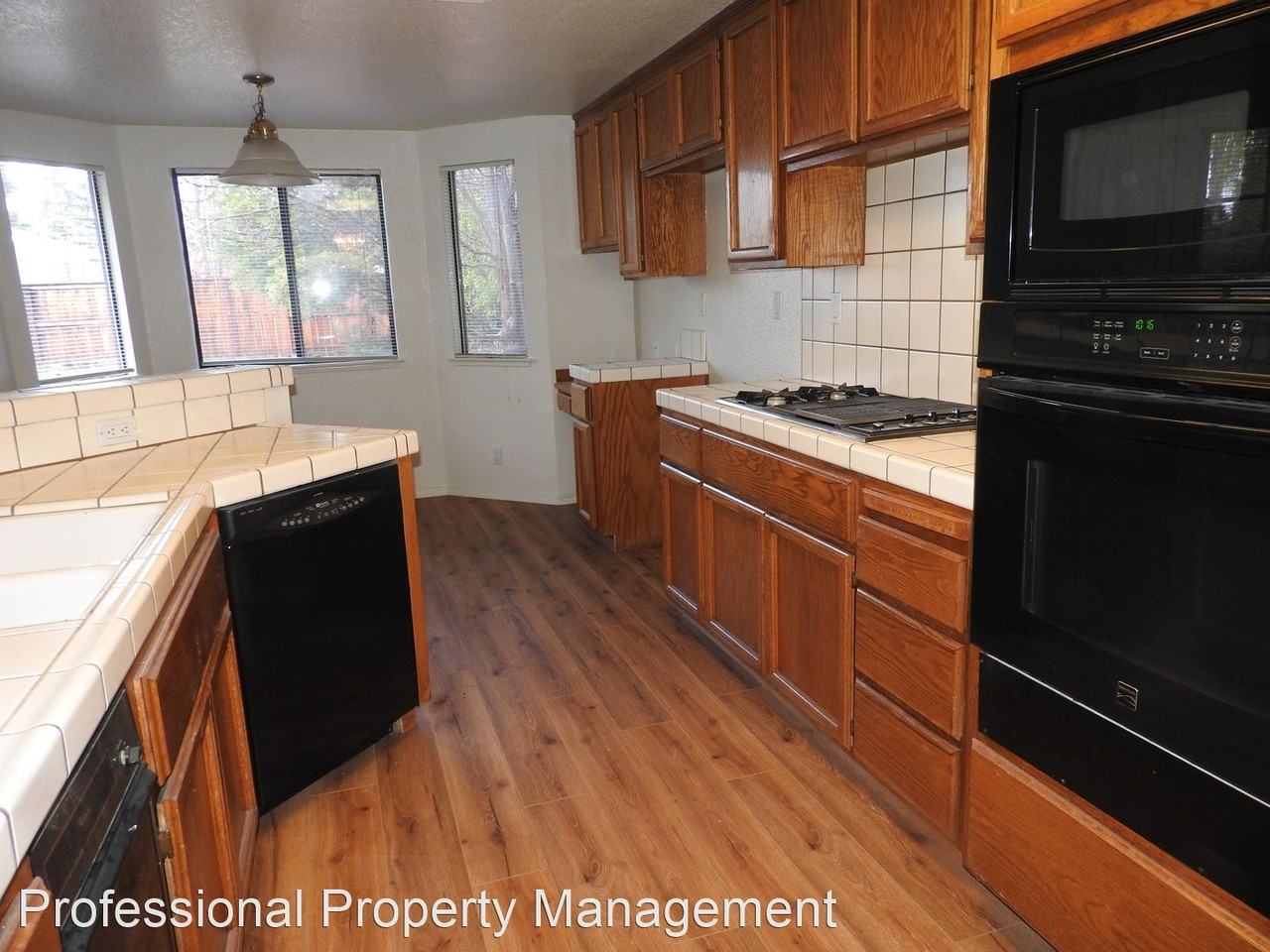 140 Chadwick Way - Photo 2 of 16