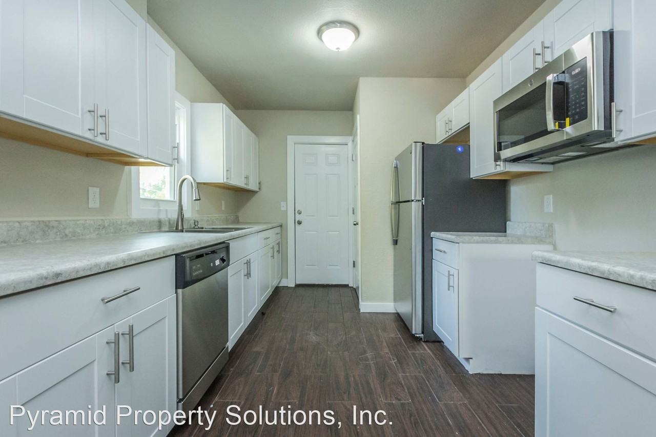 2900 Oxford St - Photo 3 of 16