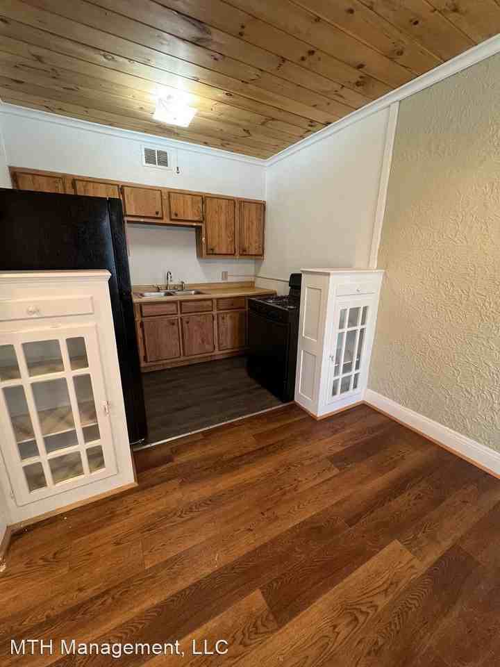 133 & 143 N Riverview Drive - Photo 3 of 26