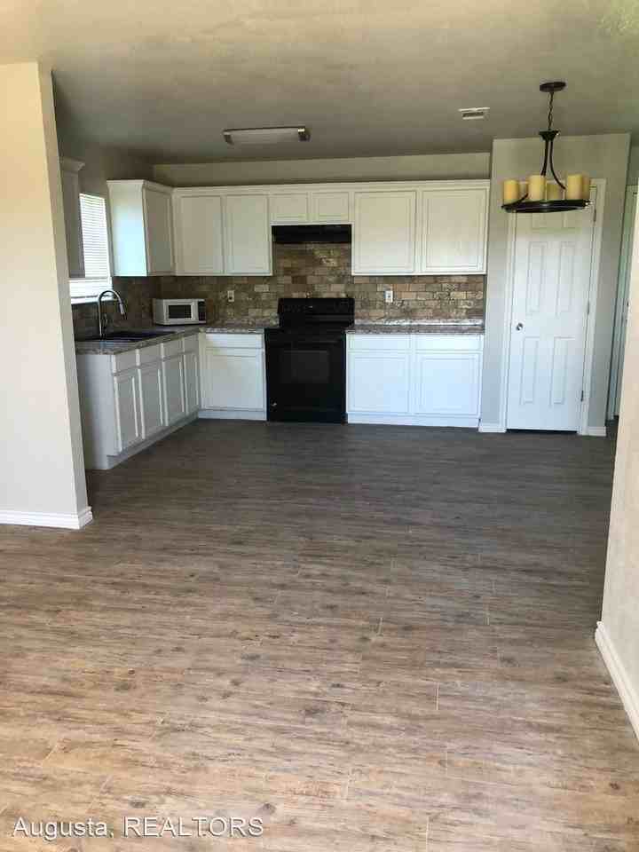 301 Thornton - Photo 2 of 18