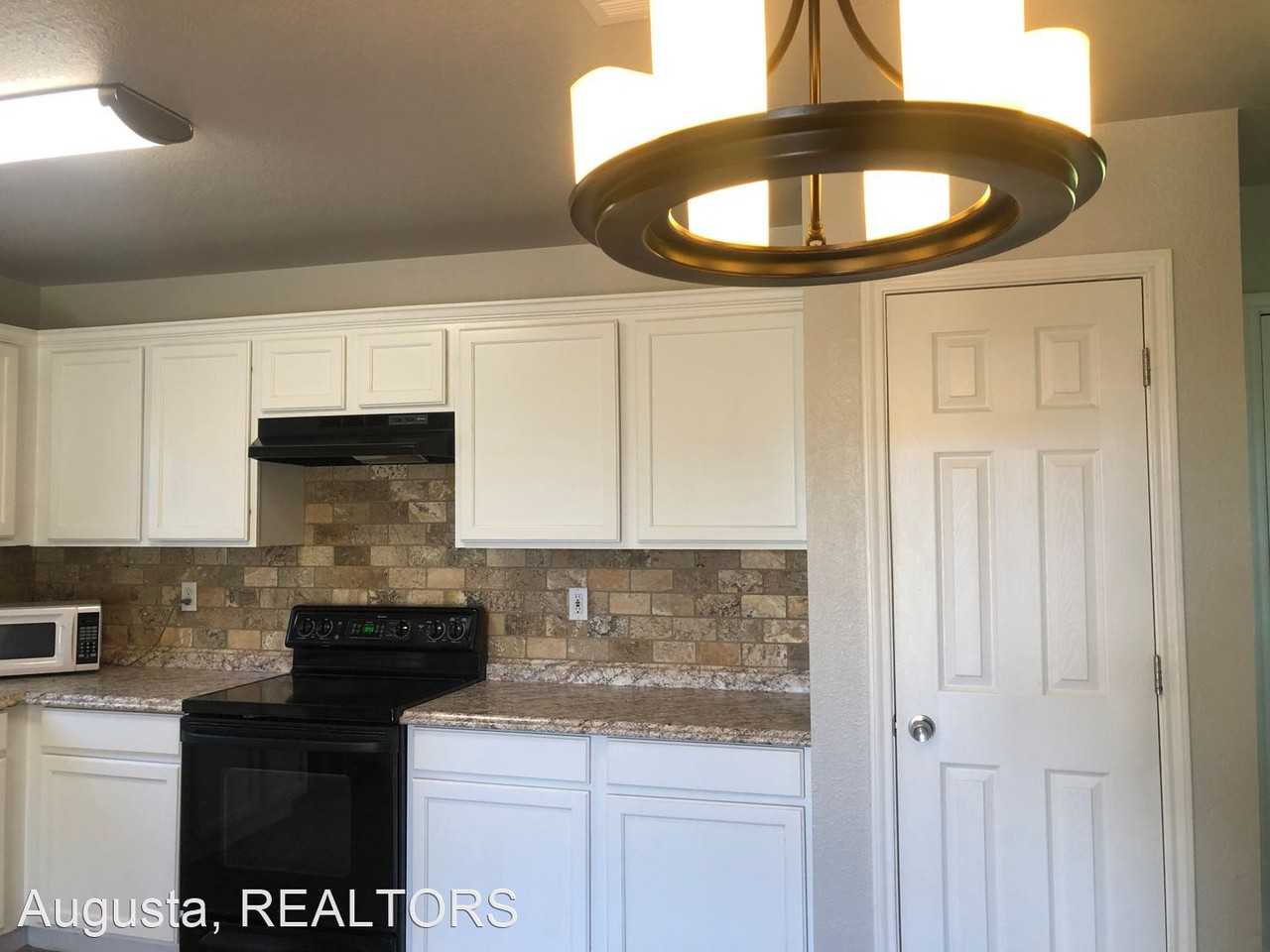 301 Thornton - Photo 3 of 18