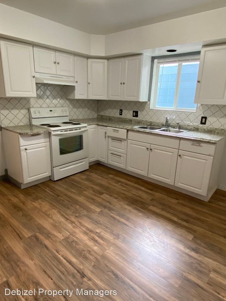 119 S. 39th Street - Photo 3 of 10