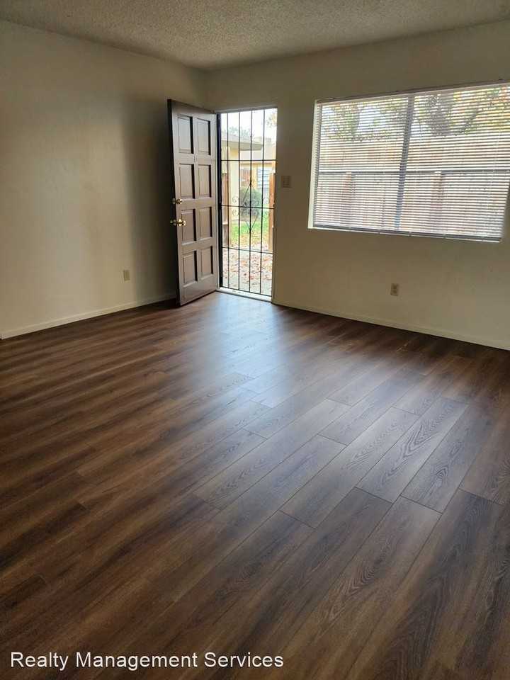 2808 N. Half Moon Dr  A - E - Photo 2 of 11