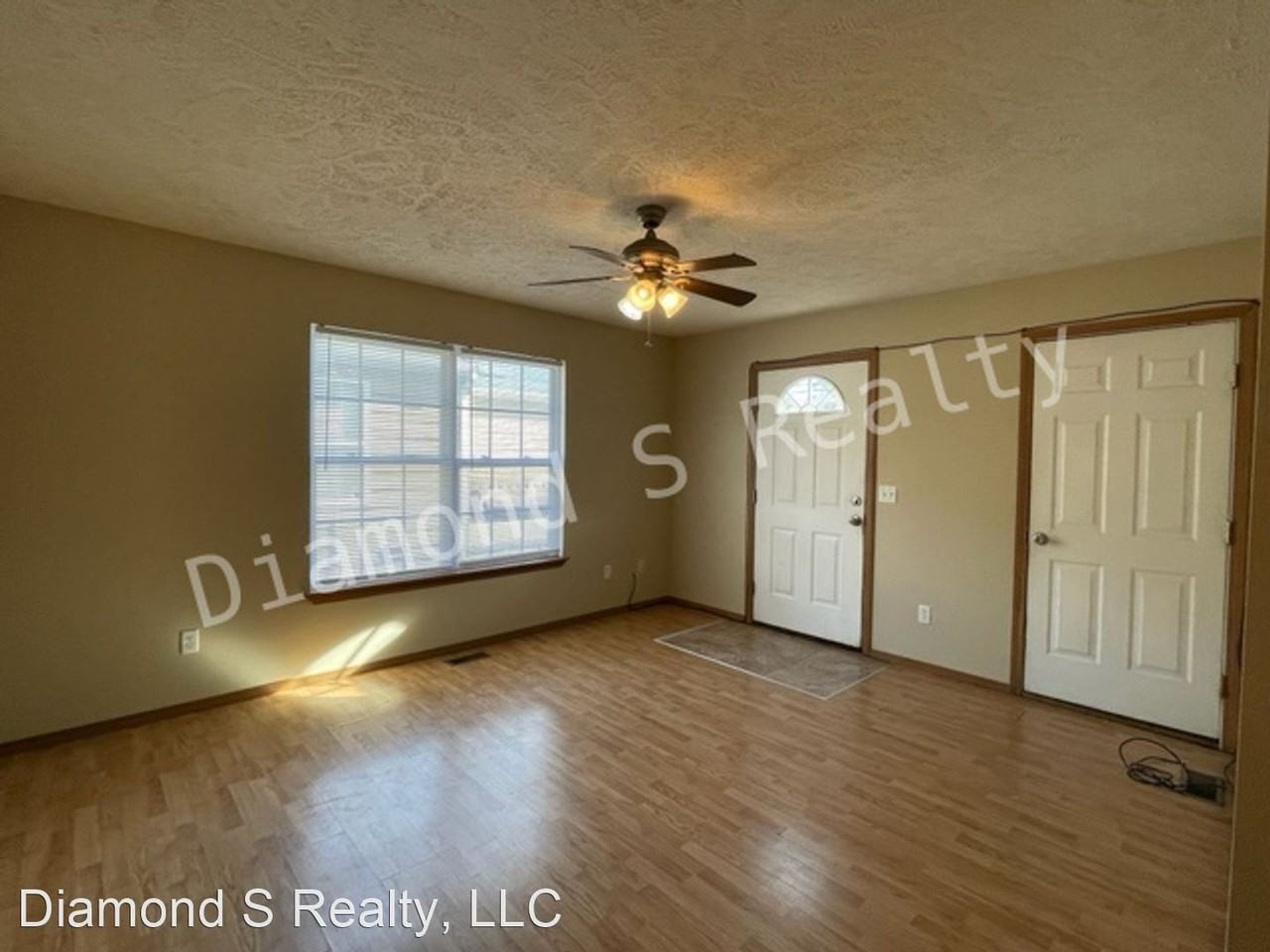 2415 W High St - Photo 2 of 16