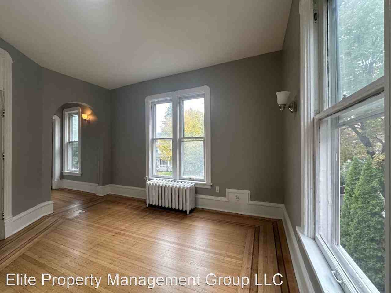 2709 Aldrich Ave s - Photo 3 of 7