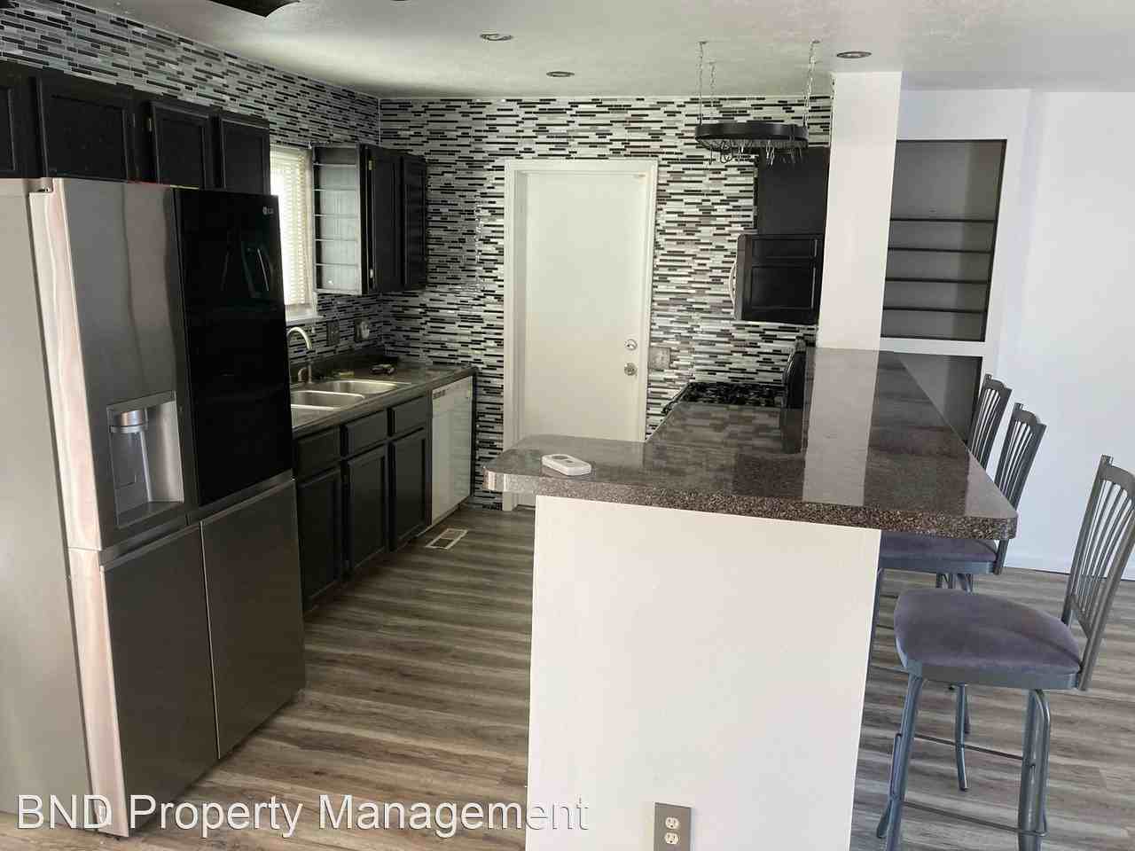 419 Shrewsbury St - Photo 3 of 9