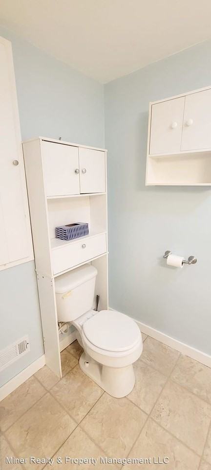 723 W Dominick St - Photo 2 of 10