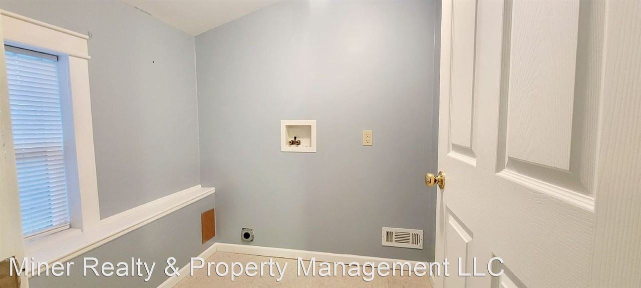 723 W Dominick St - Photo 3 of 10