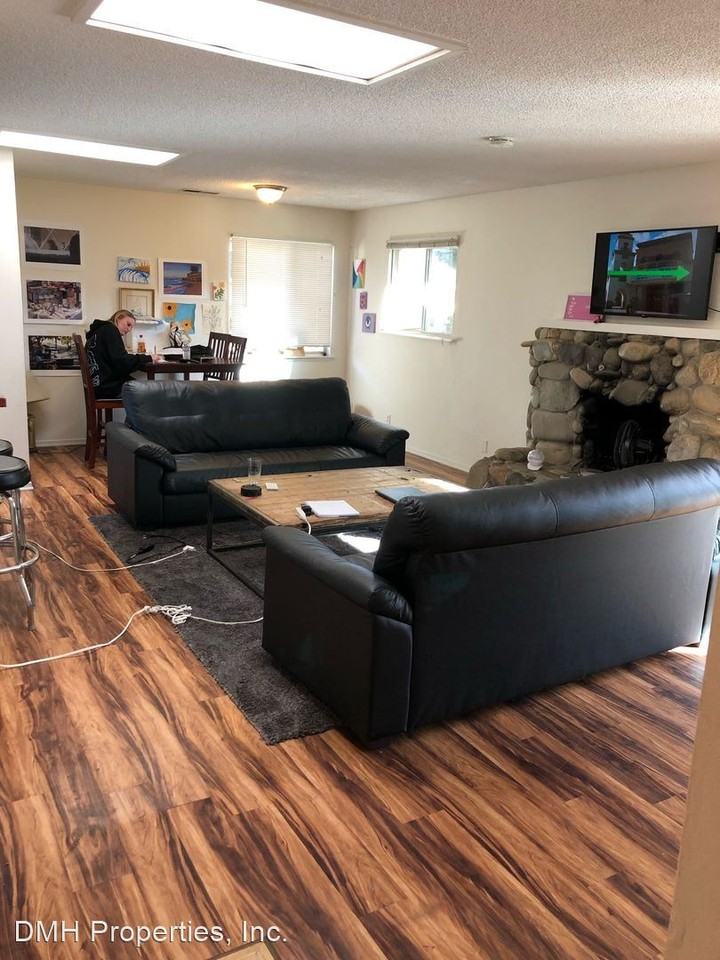 6885 Fortuna Rd - Photo 3 of 9