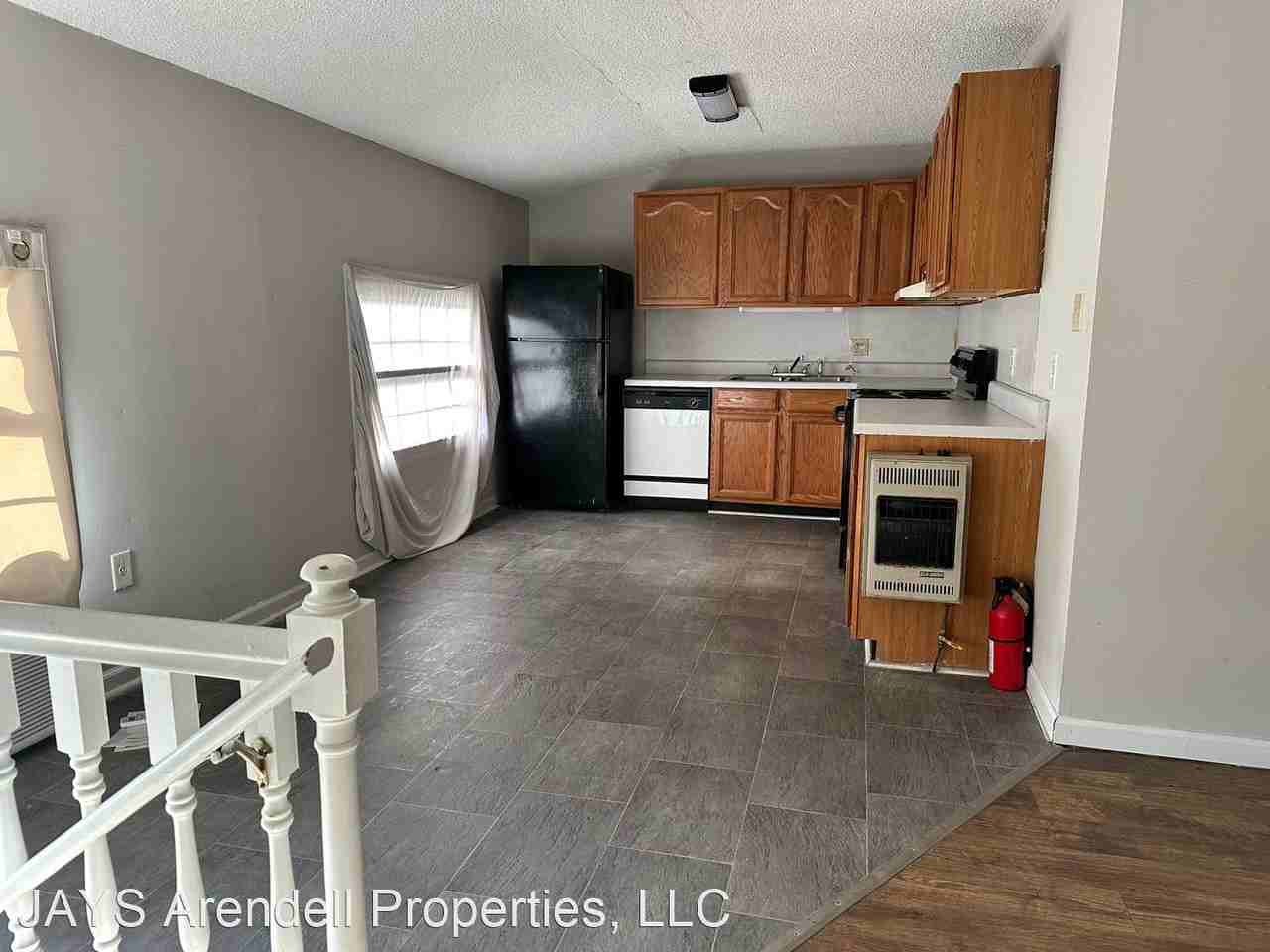 1028 South Arendell Ave - Photo 2 of 7