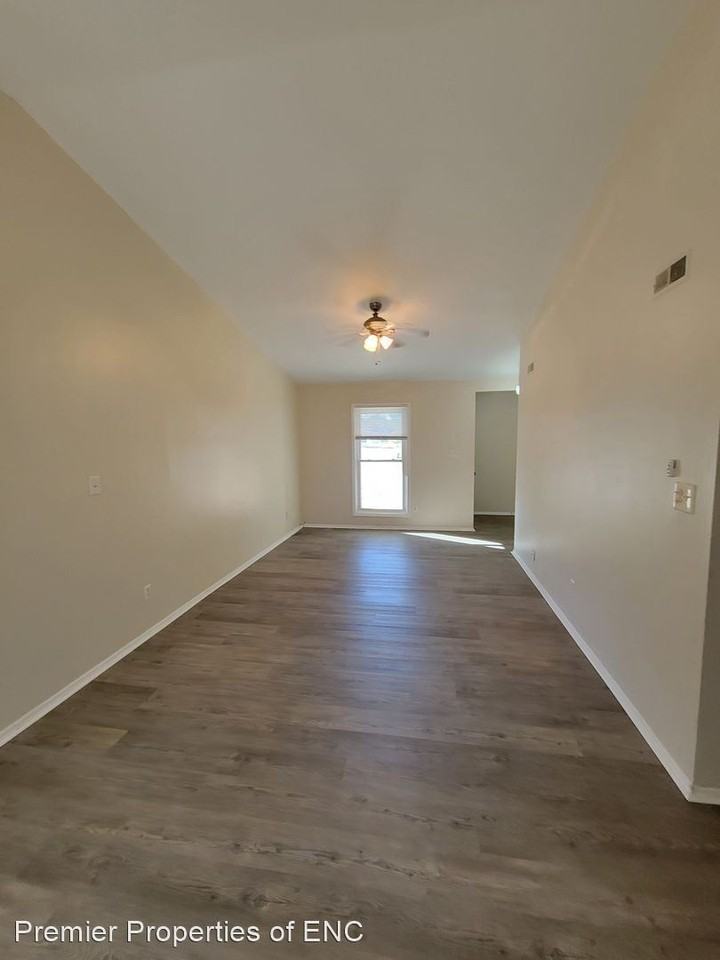 131 Twinwood Dr - Photo 3 of 14