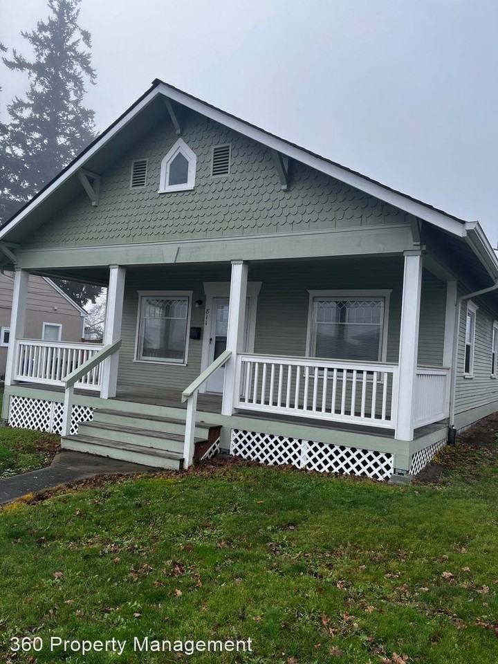 811 Se Jensen St - Photo 2 of 10