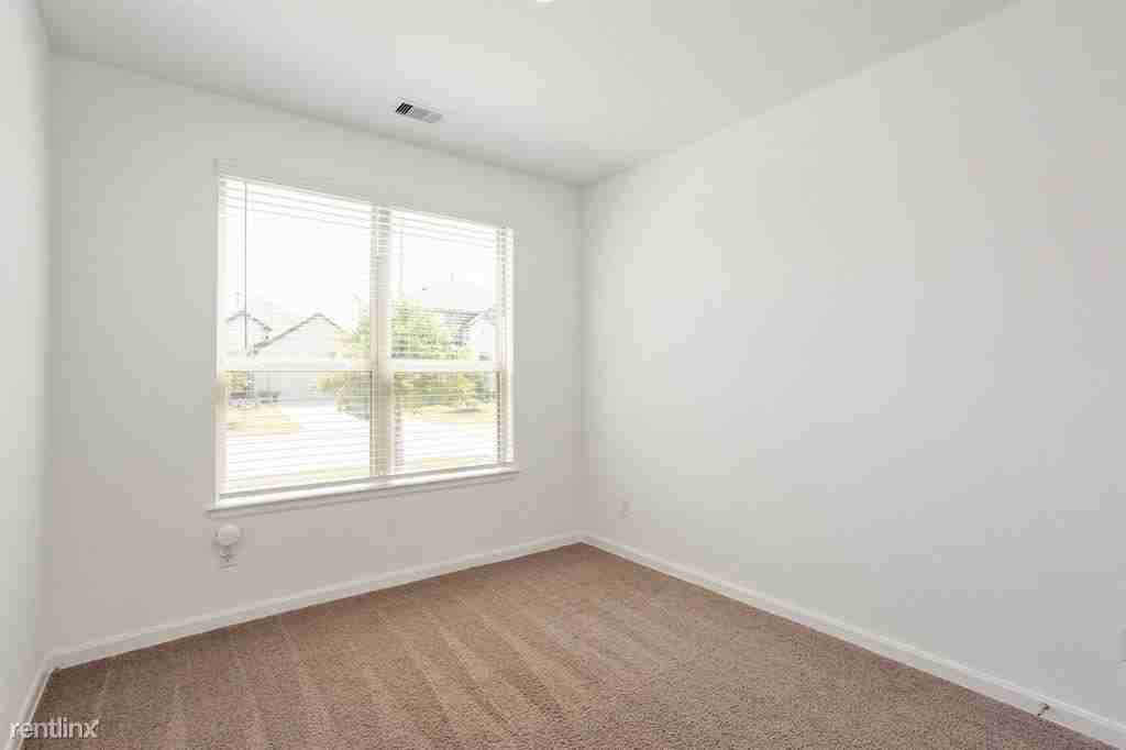 4827 Chestnut Valley Ln - Photo 2 of 6