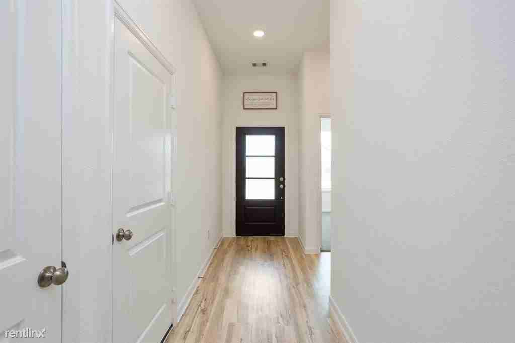 4827 Chestnut Valley Ln - Photo 3 of 6