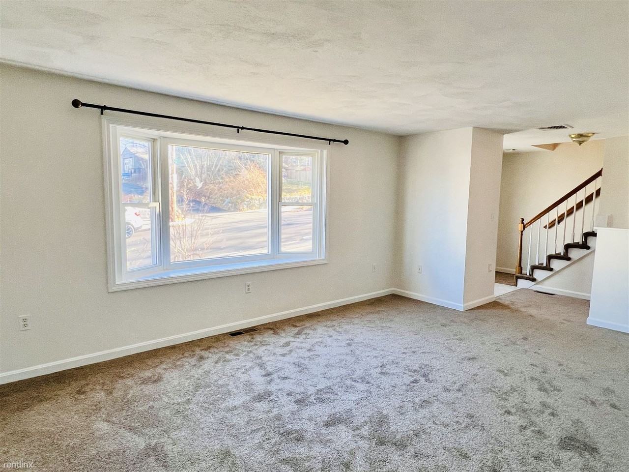 118 Wyoming Ave - Photo 3 of 30