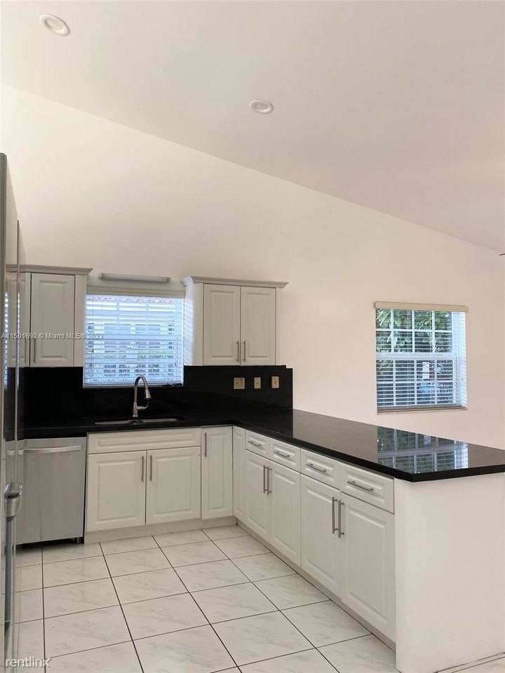 47 Marabella Ave - Photo 2 of 13