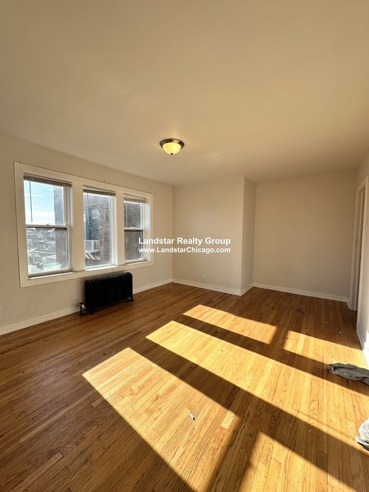 4606 N Kildare Ave #3W - Photo 4 of 13