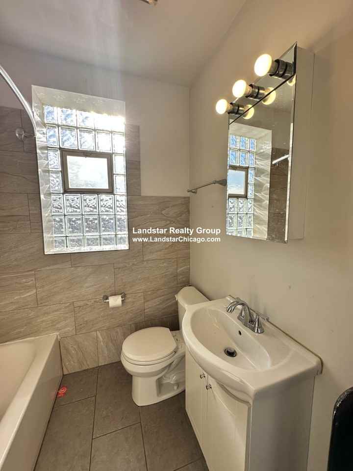 4606 N Kildare Ave #3W - Photo 6 of 13