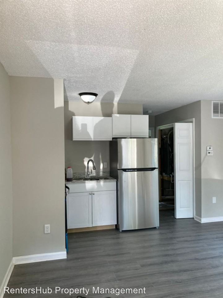 City Studio Apartments - Photo 2 of 17