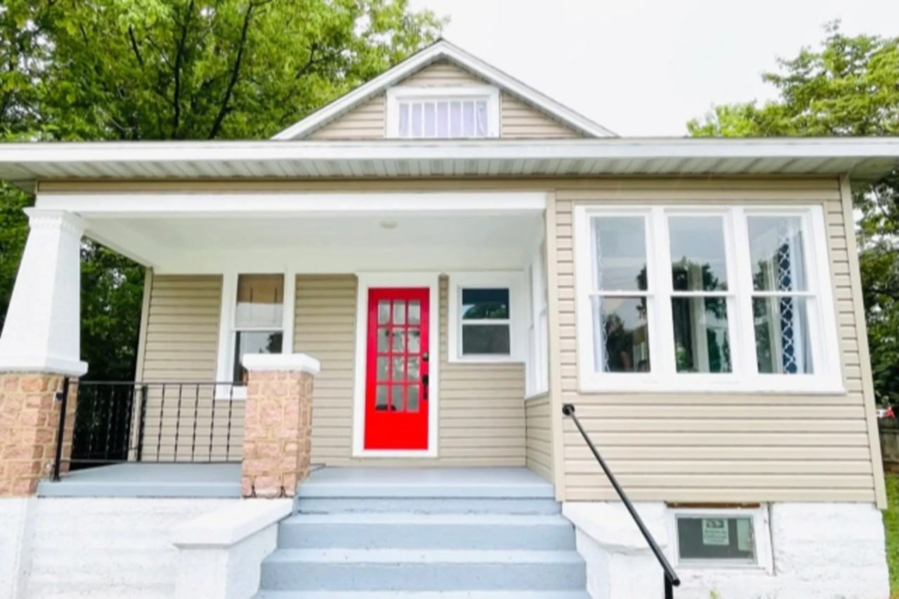 213 E Walnut St - Photo 2 of 39