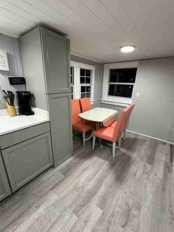 2352 College St - Photo 3 of 12