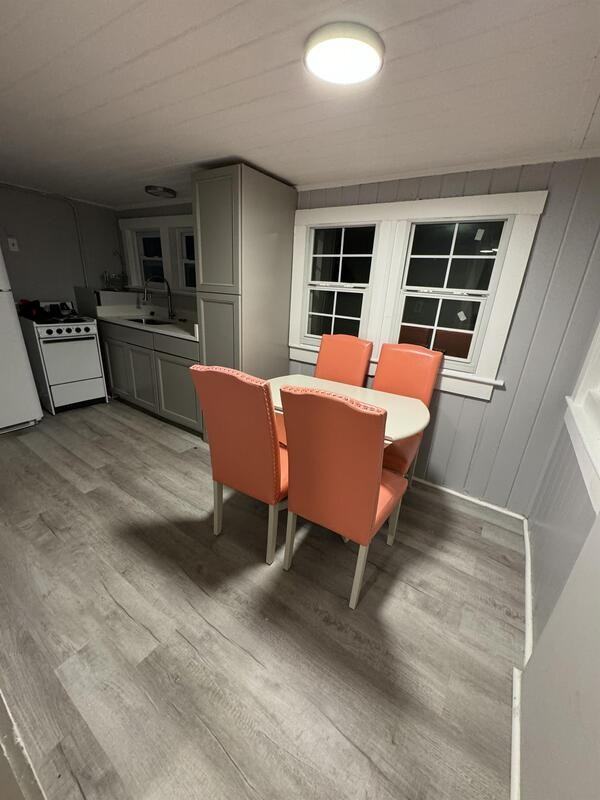 2352 College St - Photo 6 of 12