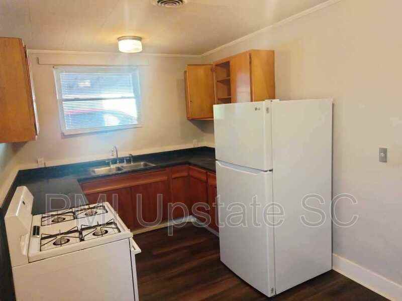 7B Harts Ct - Photo 3 of 9