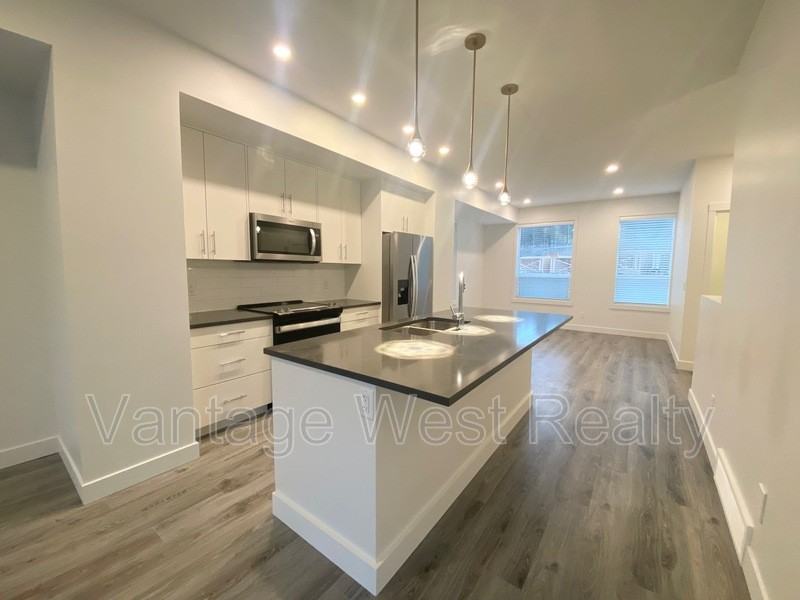 842 Academy Way #13 - Photo 2 of 37