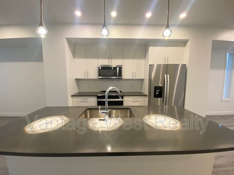 842 Academy Way #13 - Photo 3 of 37