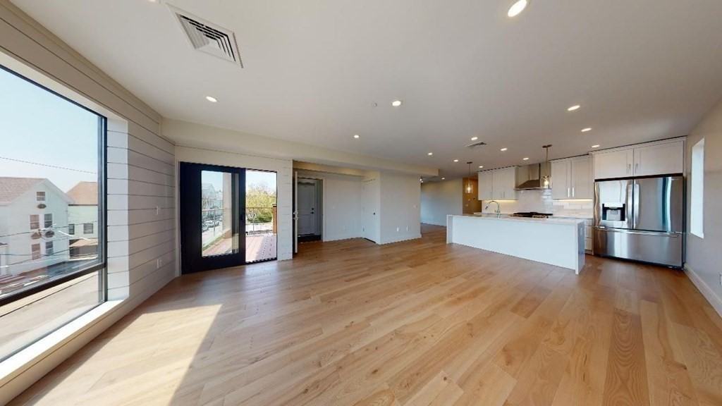 41 Gladstone St #2 - Photo 3 of 14