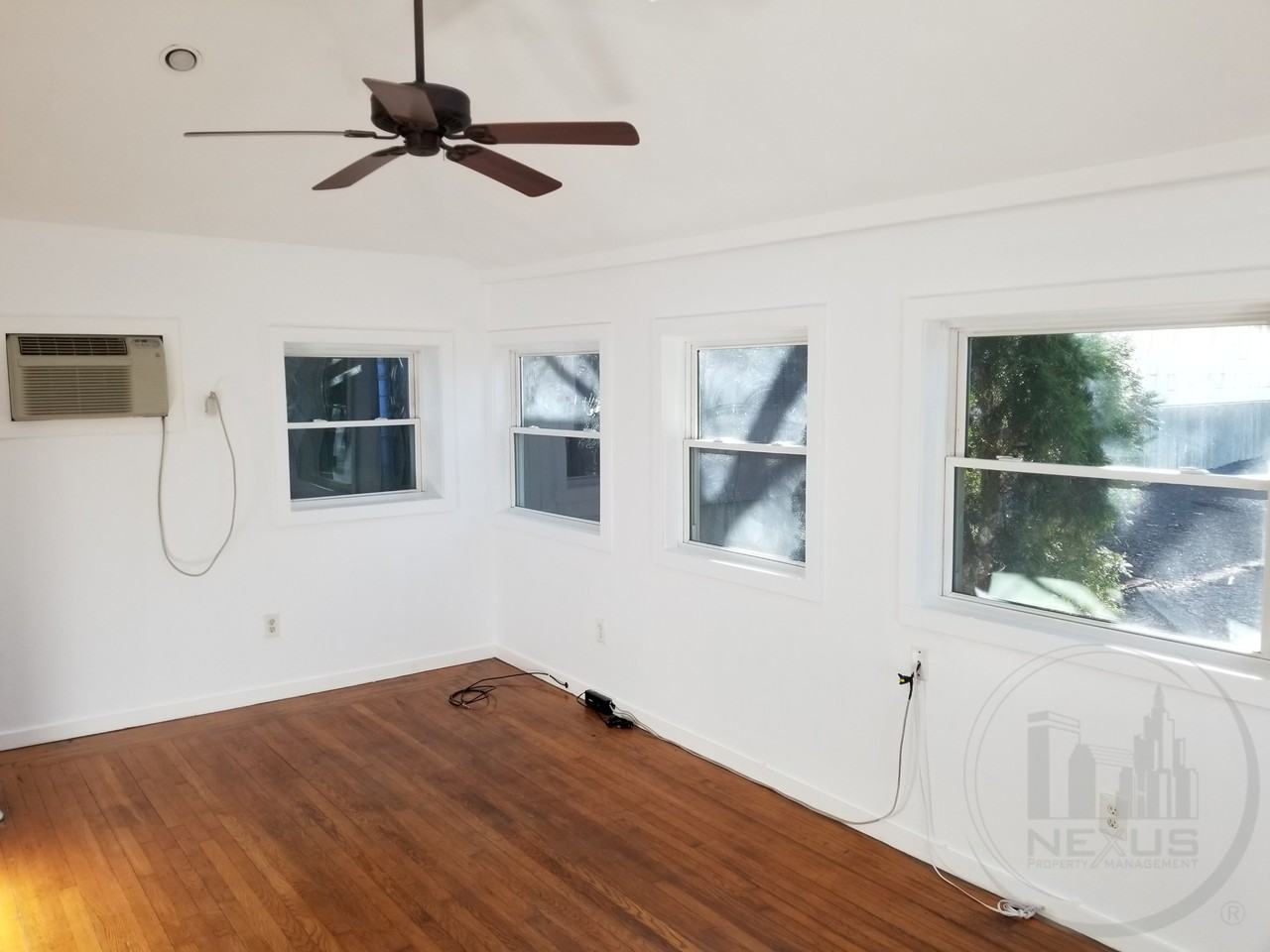 579 Park Ave - Photo 2 of 10