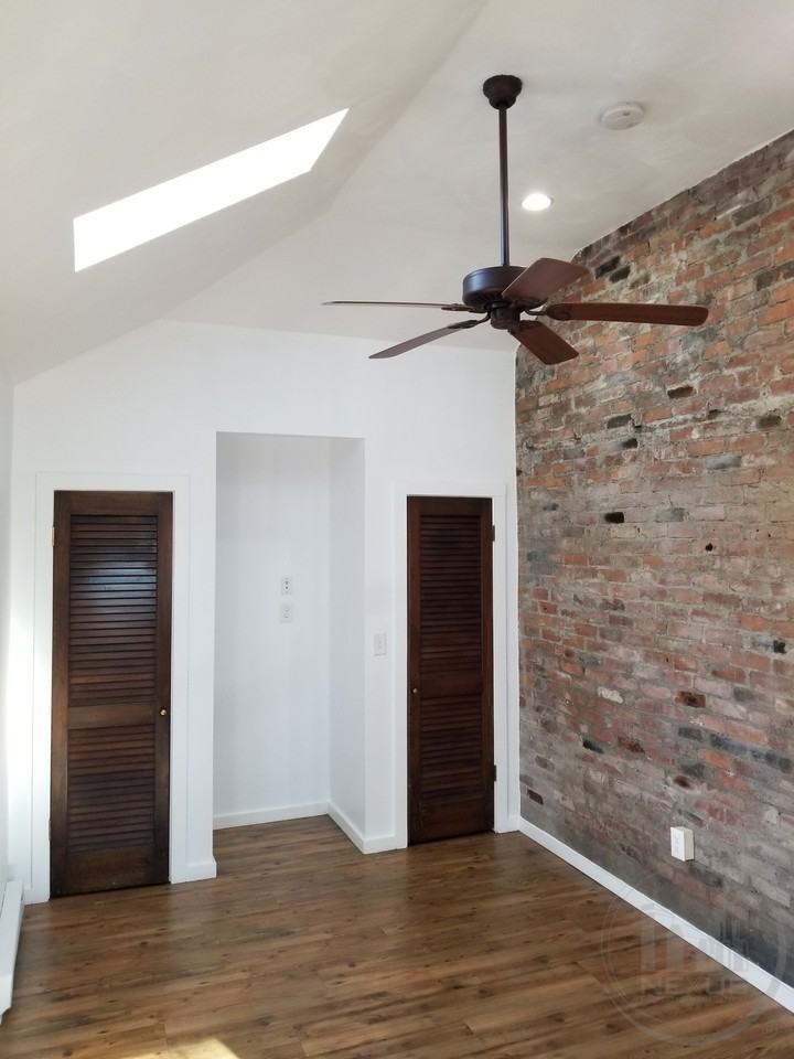 579 Park Ave - Photo 7 of 10