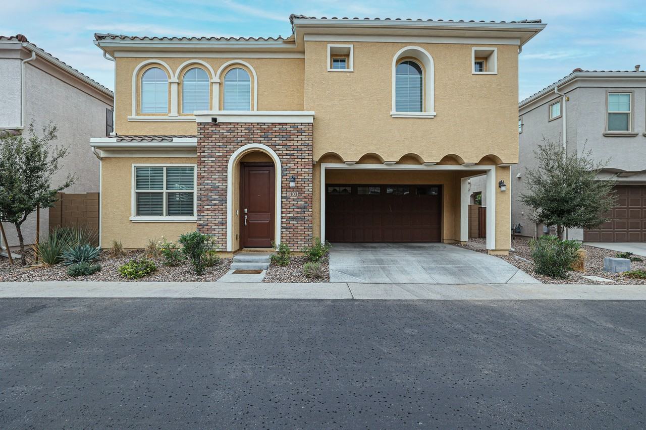 1103 E Newland Dr - Photo 2 of 35