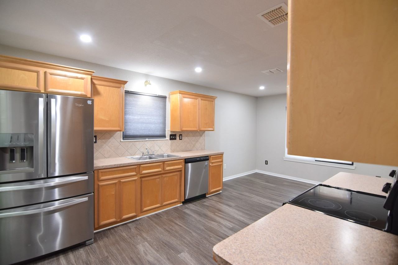 4202 Capri Dr - Photo 7 of 20