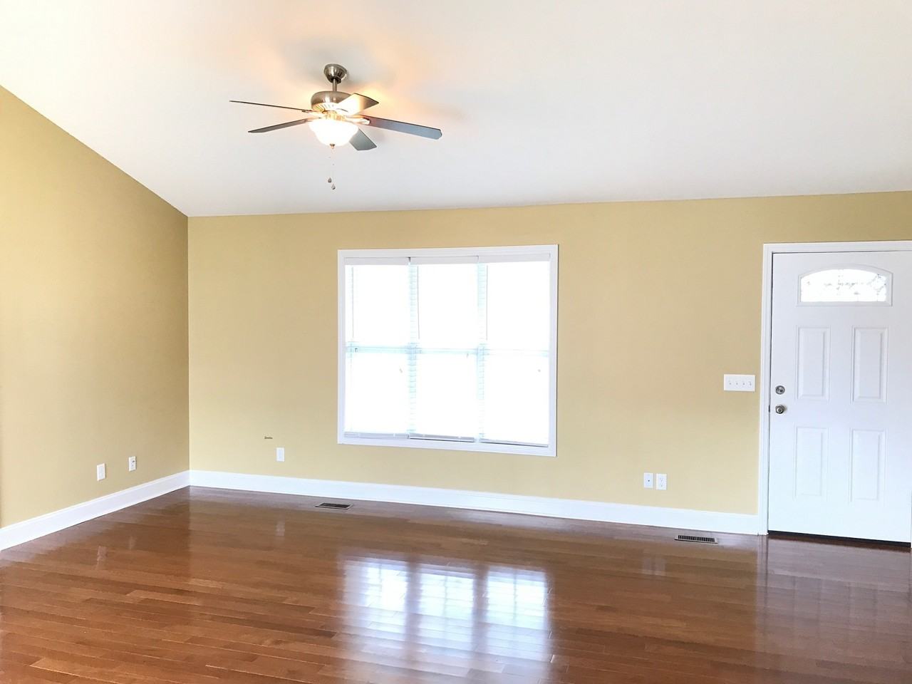 2206 Mulligan Ct - Photo 2 of 11