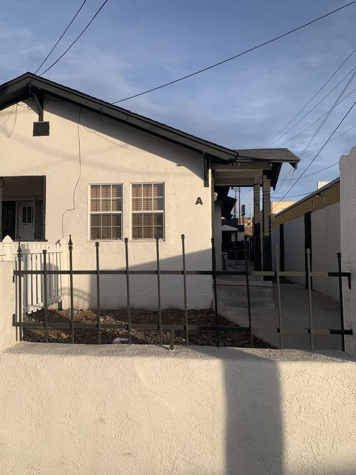 114 Elm St Ne Apartments in Huning Highland Historic District