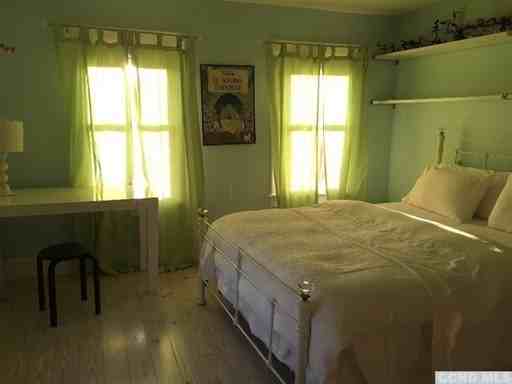 38 Russell Ave - Photo 3 of 25