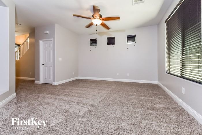 10041 Barengo Ave - Photo 3 of 15