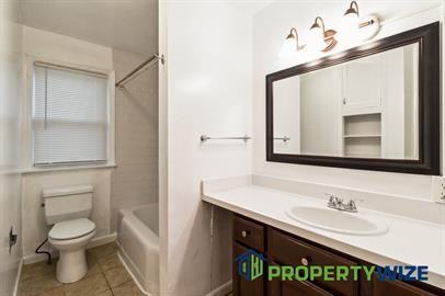 516 Beaumont Ave - Photo 4 of 23