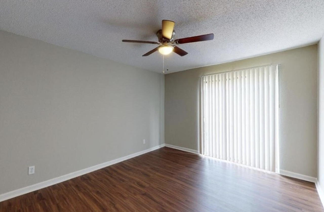 Greenway Apartments - Photo 4 of 9