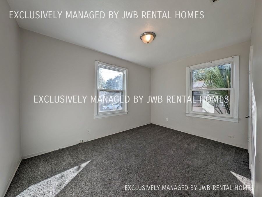 2116 Louise St - Photo 2 of 8